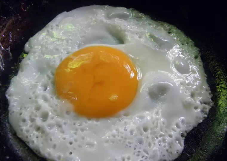 Huevo frito en microondas